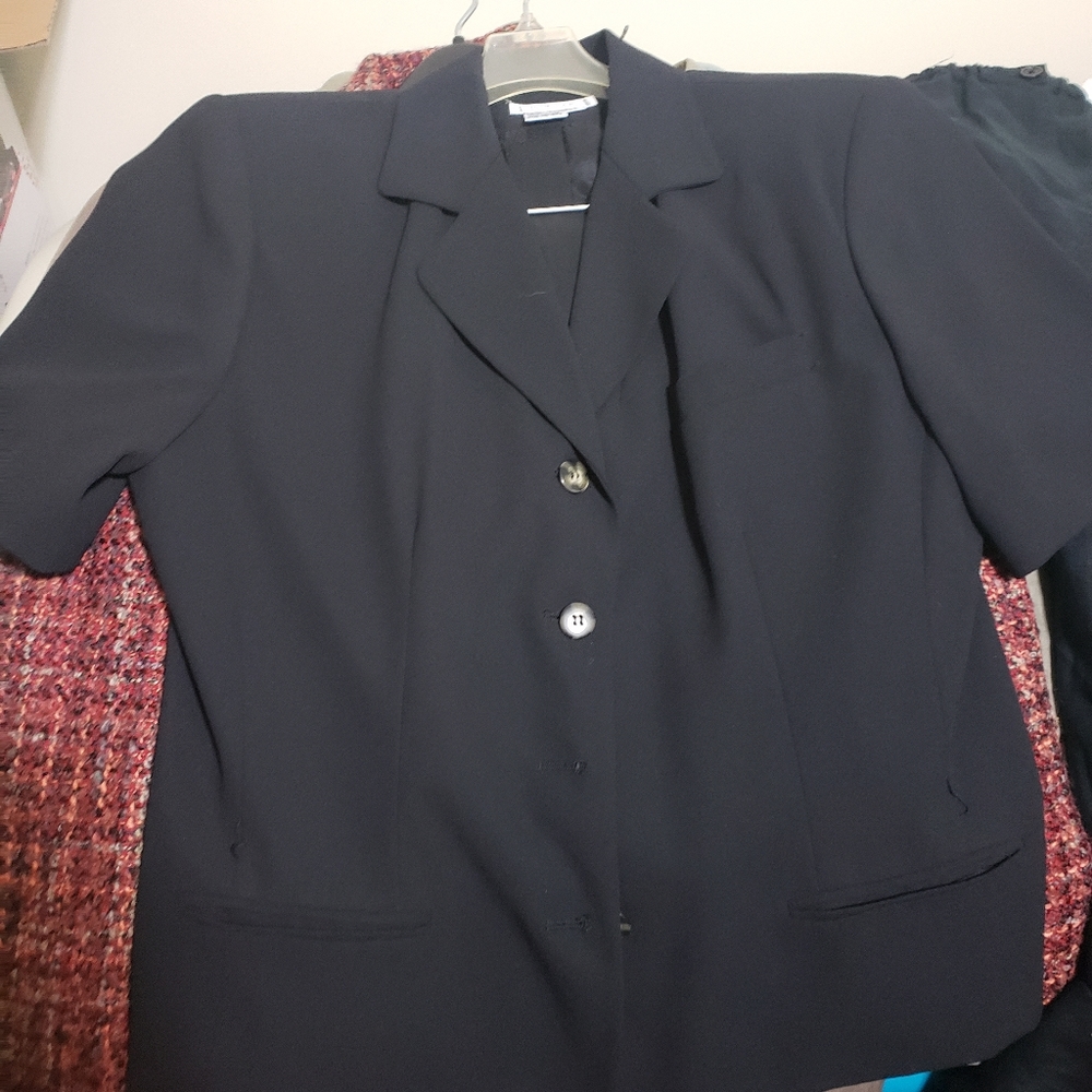 Short sleeve blazer